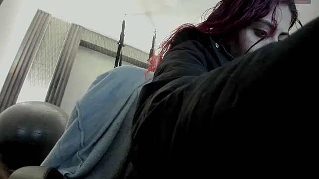 Snapshot of selene_red_ chatting on November 2025 04:31:02 PM selene red online show from November 2025 04:31:02 PM