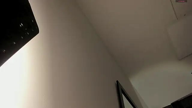 Snapshot of selene_red_ chatting on November 2025 01:44:01 PM selene red online show from November 2025 01:44:01 PM