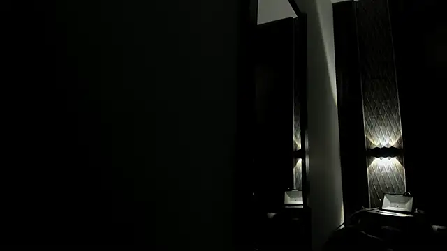 Snapshot of selene_red_ chatting on December 2025 01:52:02 PM selene red online show from December 2025 01:52:02 PM