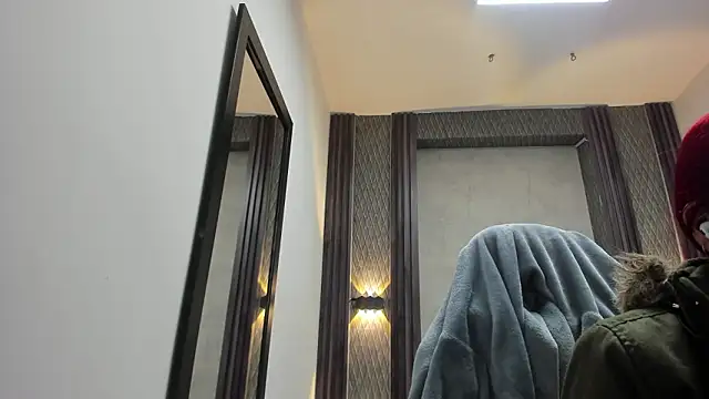 selene red  online show from March 2026 01:22:01 AM