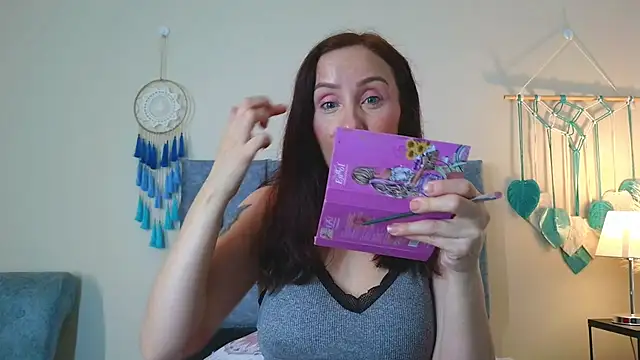 Snapshot of IberianMoonMK chatting on November 2025 12:27:02 PM IberianMoonMK online show from November 2025 12:27:02 PM