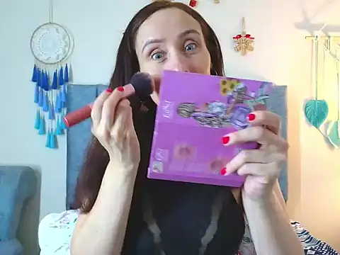 Snapshot of IberianMoonMK chatting on November 2025 06:43:02 PM IberianMoonMK online show from November 2025 06:43:02 PM