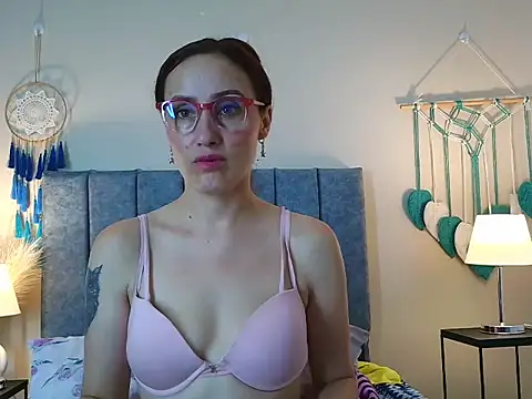 IberianMoonMK online show from February 2026 11:25:01 AM