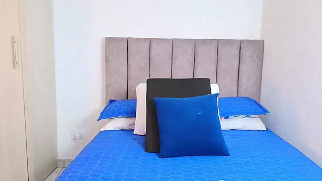 karina lewis  online show from January 2025 03:12:02 AM