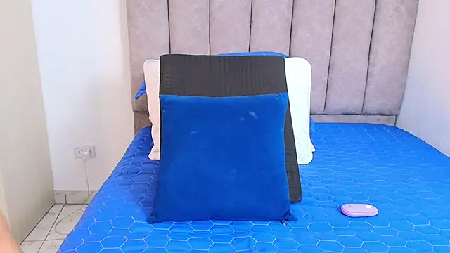 karina lewis  online show from January 2025 06:13:02 AM