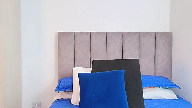 karina lewis  online show from January 2025 03:22:01 AM