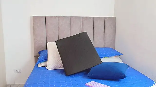 karina lewis  online show from January 2025 03:26:02 AM