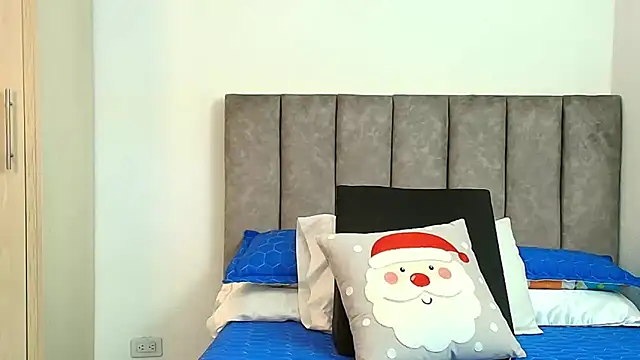 karina lewis  online show from December 2025 04:17:01 AM