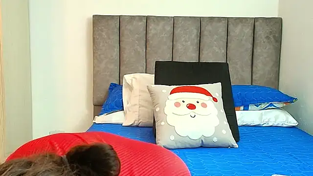 karina lewis  online show from December 2025 04:06:01 AM