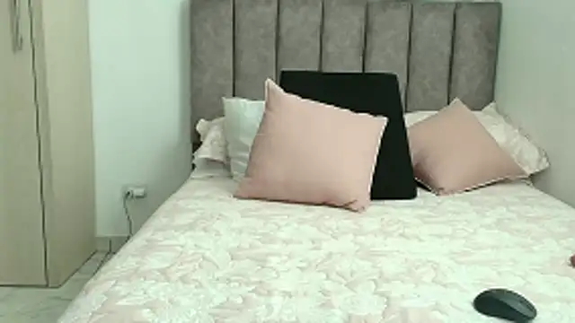 karina lewis  online show from February 2026 03:43:01 AM