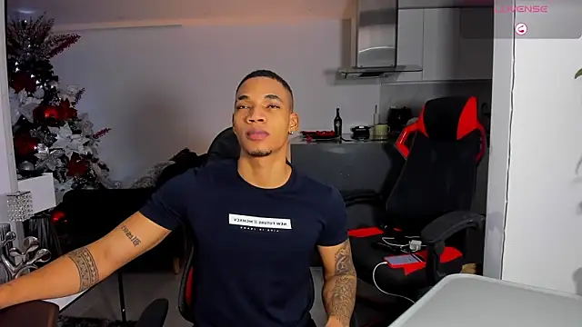 Snapshot of TROYWESLY- chatting on December 2024 03:58:02 AM TROYWESLY- online show from December 2024 03:58:02 AM