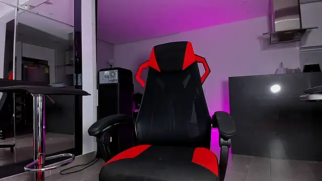 Snapshot of TROYWESLY- chatting on February 2025 12:25:01 AM TROYWESLY- online show from February 2025 12:25:01 AM