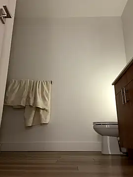 18petitewhitegirl online show from December 2025 01:56:02 AM