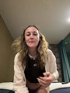 Littlelolo60 online show from December 2024 09:20:02 PM