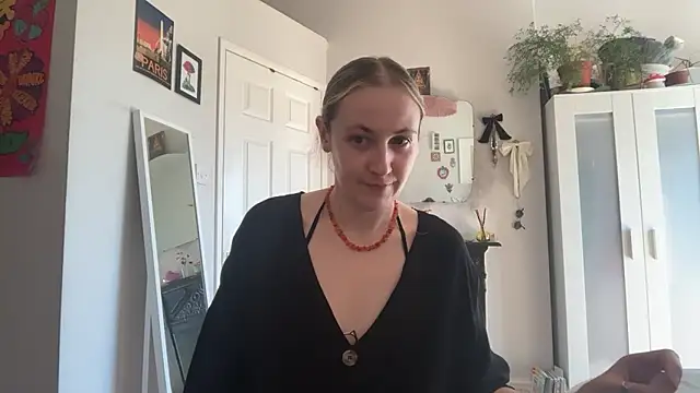 Littlelolo60 online show from April 2026 01:35:01 PM