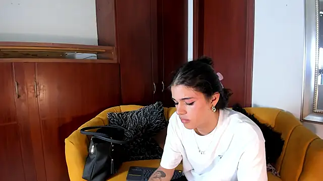 NoahCasstro online show from February 2025 07:31:02 PM