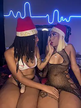 Snapshot of Lya-Kasandra chatting on December 2024 05:07:02 AM Lya-Kasandra online show from December 2024 05:07:02 AM