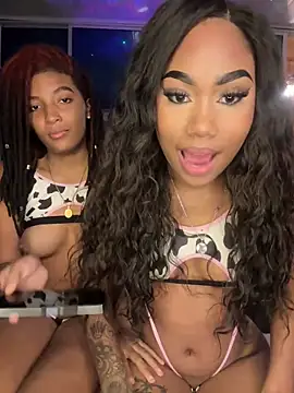 Snapshot of Lya-Kasandra chatting on January 2025 01:39:02 AM Lya-Kasandra online show from January 2025 01:39:02 AM