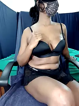 Snapshot of Midnight_Blossom chatting on December 2024 11:46:02 PM Midnight Blossom online show from December 2024 11:46:02 PM