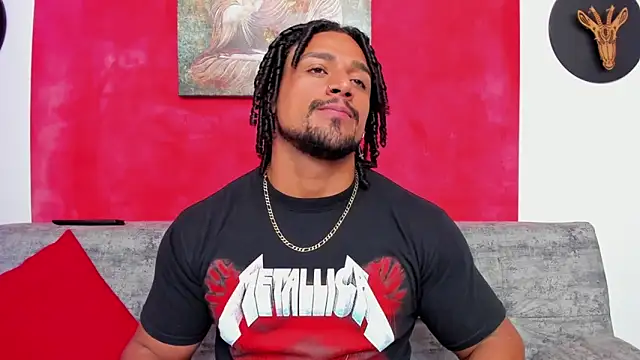 Snapshot of MikeEstevess chatting on December 2024 02:24:01 AM MikeEstevess online show from December 2024 02:24:01 AM