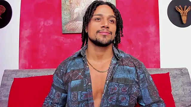 Snapshot of MikeEstevess chatting on January 2025 01:27:01 AM MikeEstevess online show from January 2025 01:27:01 AM