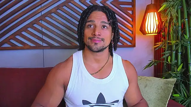 Snapshot of MikeEstevess chatting on January 2025 06:34:01 AM MikeEstevess online show from January 2025 06:34:01 AM