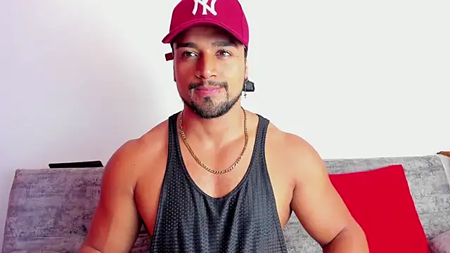 Snapshot of MikeEstevess chatting on February 2025 11:04:01 AM MikeEstevess online show from February 2025 11:04:01 AM