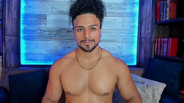 Snapshot of MikeEstevess chatting on March 2025 05:18:02 AM MikeEstevess online show from March 2025 05:18:02 AM