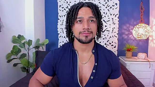 Snapshot of MikeEstevess chatting on March 2025 05:27:01 AM MikeEstevess online show from March 2025 05:27:01 AM