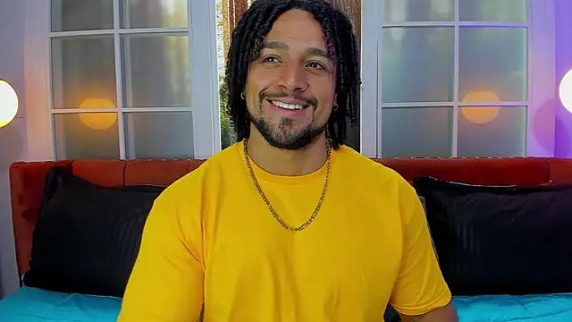 Snapshot of MikeEstevess chatting on March 2025 05:19:01 AM MikeEstevess online show from March 2025 05:19:01 AM