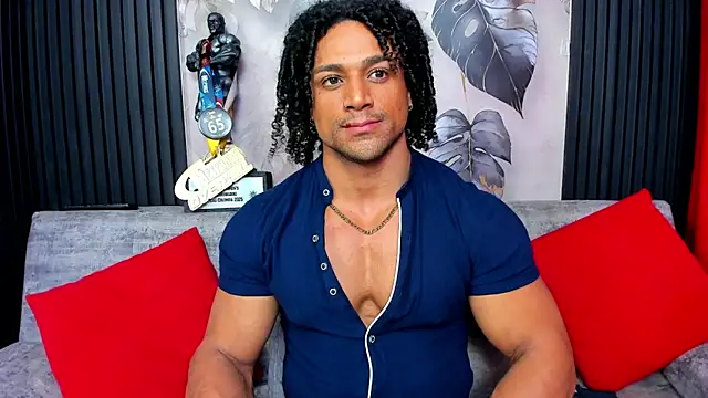 Snapshot of MikeEstevess chatting on September 2025 05:57:02 PM MikeEstevess online show from September 2025 05:57:02 PM