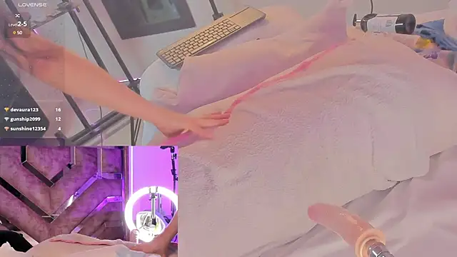 lili moonn online show from January 2025 06:47:01 PM