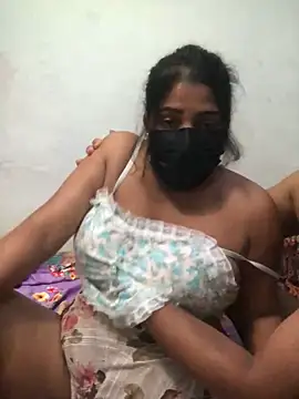 Snapshot of NOORA-GIRL chatting on January 2025 11:43:01 PM NOORA-GIRL online show from January 2025 11:43:01 PM