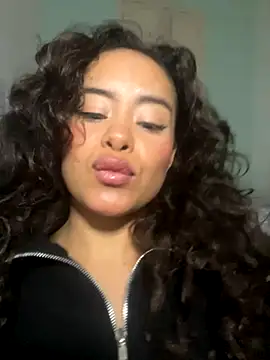 Snapshot of Marie_Rose chatting on October 2025 10:21:01 PM Marie Rose online show from October 2025 10:21:01 PM