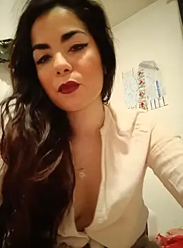 Snapshot of Saturnia_Yvonne chatting on February 2025 06:42:02 PM Saturnia Yvonne online show from February 2025 06:42:02 PM