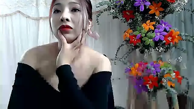 Snapshot of MiMi_0293 chatting on January 2025 12:57:02 PM MiMi 0293 online show from January 2025 12:57:02 PM