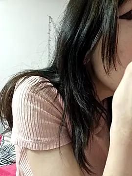 Snapshot of _Alice_0-0 chatting on December 2025 10:35:01 AM Alice 0-0 online show from December 2025 10:35:01 AM