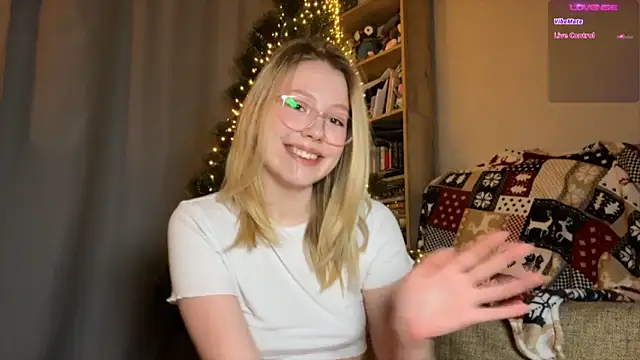 HoneyAudrey online show from December 2024 11:29:02 PM