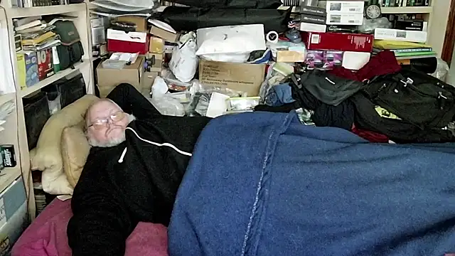 hadeszeuss2 online show from December 2024 04:36:01 PM