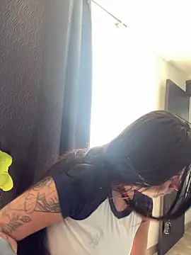 Snapshot of Devilsweet17 chatting on February 2025 04:34:02 PM Devilsweet17 online show from February 2025 04:34:02 PM