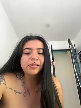 Snapshot of Devilsweet17 chatting on October 2025 05:40:02 PM Devilsweet17 online show from October 2025 05:40:02 PM