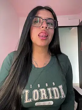 Devilsweet17 online show from April 2026 08:54:02 PM