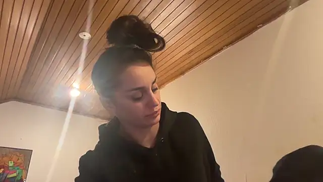 JeSuisUnTapin online show from March 2026 03:45:01 AM