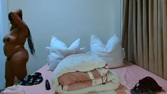 ALEXABOUJEE95 online show from February 2026 02:43:02 PM