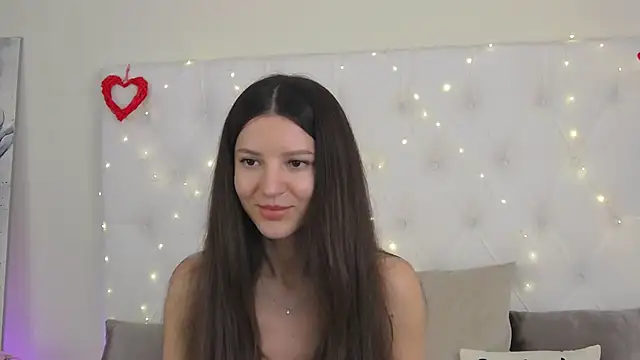 --Daniella- online show from December 2025 08:00:02 AM