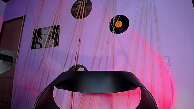 MrShaggy online show from January 2025 12:45:02 PM