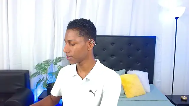 Snapshot of maiki18_ chatting on November 2025 01:55:01 PM maiki18 online show from November 2025 01:55:01 PM