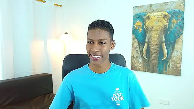 Snapshot of maiki18_ chatting on November 2025 08:41:02 PM maiki18 online show from November 2025 08:41:02 PM