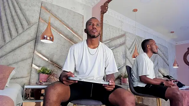 JamesParck online show from March 2025 03:36:02 PM