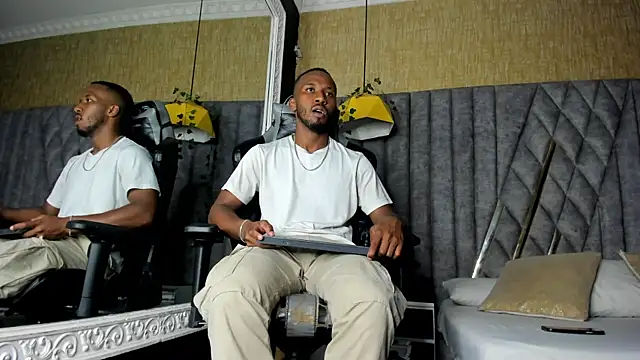 JamesParck online show from March 2026 11:41:01 PM